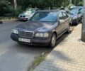 Фіолетовий Мерседес Ц-Клас, об'ємом двигуна 1.8 л та пробігом 200 тис. км за 1200 $, фото 1 на Automoto.ua