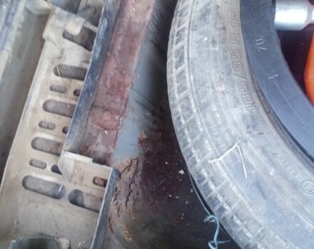 Фіолетовий Мерседес Ц-Клас, об'ємом двигуна 1.8 л та пробігом 555 тис. км за 800 $, фото 3 на Automoto.ua