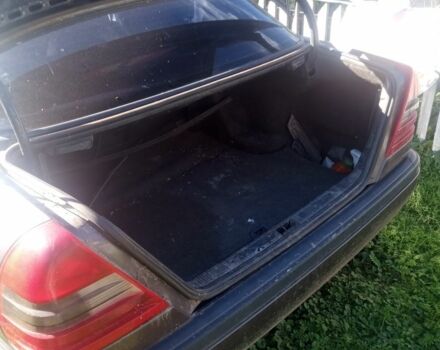 Фіолетовий Мерседес Ц-Клас, об'ємом двигуна 1.8 л та пробігом 555 тис. км за 800 $, фото 5 на Automoto.ua