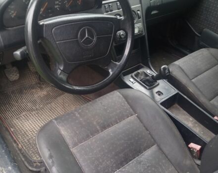 Фіолетовий Мерседес Ц-Клас, об'ємом двигуна 1.8 л та пробігом 555 тис. км за 800 $, фото 14 на Automoto.ua