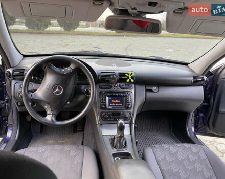 Фиолетовый Мерседес Ц-Класс, объемом двигателя 2.15 л и пробегом 213 тыс. км за 5700 $, фото 13 на Automoto.ua