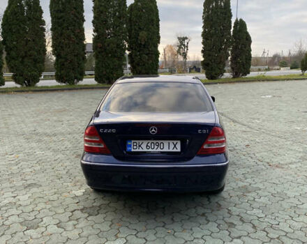 Фіолетовий Мерседес Ц-Клас, об'ємом двигуна 2.15 л та пробігом 213 тис. км за 5100 $, фото 3 на Automoto.ua