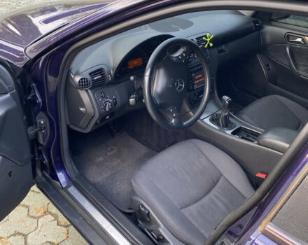 Фиолетовый Мерседес Ц-Класс, объемом двигателя 2.15 л и пробегом 213 тыс. км за 5700 $, фото 5 на Automoto.ua