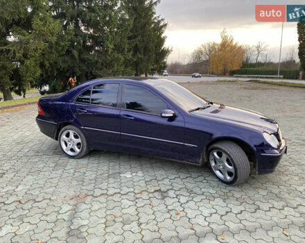 Фіолетовий Мерседес Ц-Клас, об'ємом двигуна 2.15 л та пробігом 213 тис. км за 5100 $, фото 2 на Automoto.ua
