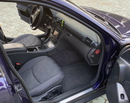 Фіолетовий Мерседес Ц-Клас, об'ємом двигуна 2.15 л та пробігом 213 тис. км за 5100 $, фото 9 на Automoto.ua