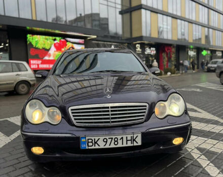 Фиолетовый Мерседес Ц-Класс, объемом двигателя 2.7 л и пробегом 320 тыс. км за 4600 $, фото 5 на Automoto.ua