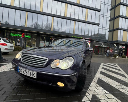 Фиолетовый Мерседес Ц-Класс, объемом двигателя 2.7 л и пробегом 320 тыс. км за 4600 $, фото 3 на Automoto.ua