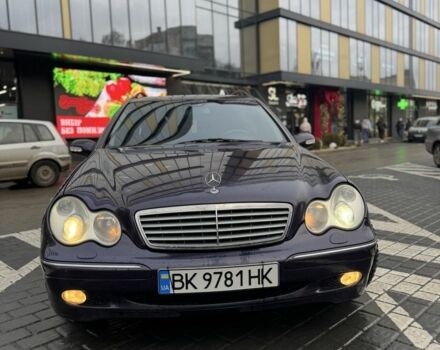 Фиолетовый Мерседес Ц-Класс, объемом двигателя 2.7 л и пробегом 290 тыс. км за 4600 $, фото 3 на Automoto.ua