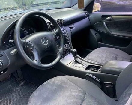 Фиолетовый Мерседес Ц-Класс, объемом двигателя 2.69 л и пробегом 360 тыс. км за 4500 $, фото 3 на Automoto.ua