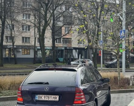 Фиолетовый Мерседес Ц-Класс, объемом двигателя 2.7 л и пробегом 290 тыс. км за 4600 $, фото 16 на Automoto.ua