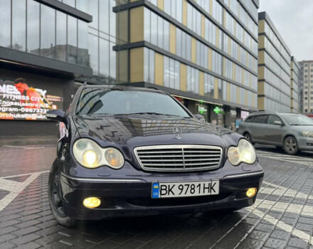 Фиолетовый Мерседес Ц-Класс, объемом двигателя 2.7 л и пробегом 320 тыс. км за 4600 $, фото 1 на Automoto.ua