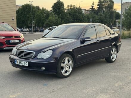 Мерседес Ц-Клас 2001 у Рівному на Automoto.ua Фіолетовий Мерседес Ц-Клас, об'ємом двигуна 2.1 л та пробігом 210 тис. км за 5300 $, фото 1 на Automoto.ua