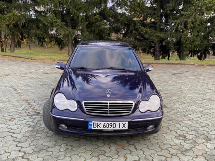 Фіолетовий Мерседес Ц-Клас, об'ємом двигуна 2.15 л та пробігом 213 тис. км за 5100 $, фото 1 на Automoto.ua