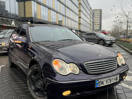 Фиолетовый Мерседес Ц-Класс, объемом двигателя 2.7 л и пробегом 320 тыс. км за 4600 $, фото 1 на Automoto.ua