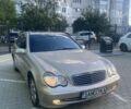 Коричневый Мерседес Ц-Класс, объемом двигателя 2.2 л и пробегом 410 тыс. км за 4010 $, фото 1 на Automoto.ua