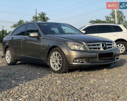 Коричневий Мерседес Ц-Клас, об'ємом двигуна 2.1 л та пробігом 242 тис. км за 10999 $, фото 4 на Automoto.ua