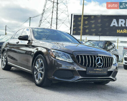Коричневий Мерседес Ц-Клас, об'ємом двигуна 1.99 л та пробігом 130 тис. км за 19900 $, фото 8 на Automoto.ua