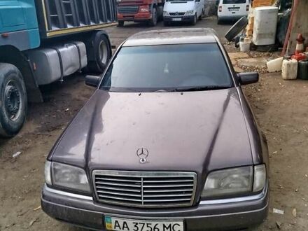 Коричневый Мерседес Ц-Класс, объемом двигателя 2.5 л и пробегом 320 тыс. км за 3400 $, фото 1 на Automoto.ua