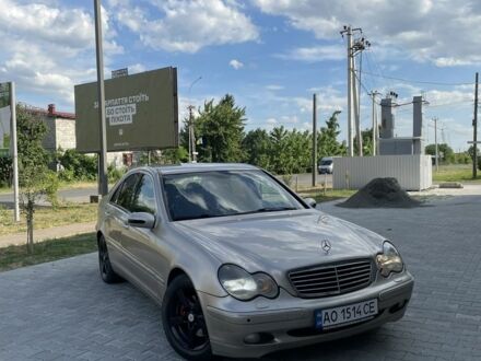 Мерседес Ц-Класс 2001 в Ужгороде на Automoto.ua Коричневый Мерседес Ц-Класс, объемом двигателя 2.1 л и пробегом 300 тыс. км за 3500 $, фото 1 на Automoto.ua