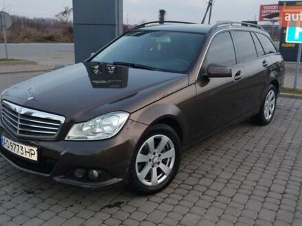 Мерседес Ц-Класс 2013 в Мукачеве на Automoto.ua Коричневый Мерседес Ц-Класс, объемом двигателя 2.14 л и пробегом 308 тыс. км за 10500 $, фото 1 на Automoto.ua