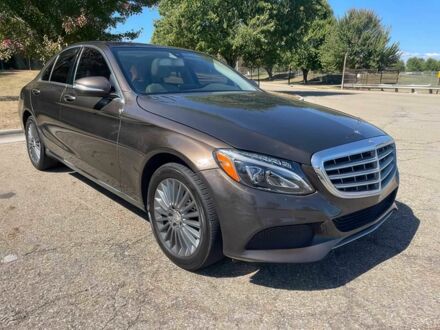 Коричневый Мерседес Ц-Класс, объемом двигателя 2 л и пробегом 80 тыс. км за 7400 $, фото 1 на Automoto.ua