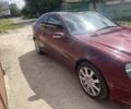 Красный Мерседес Ц-Класс, объемом двигателя 2 л и пробегом 210 тыс. км за 5150 $, фото 2 на Automoto.ua