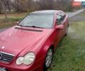 Красный Мерседес Ц-Класс, объемом двигателя 2.15 л и пробегом 304 тыс. км за 3000 $, фото 1 на Automoto.ua