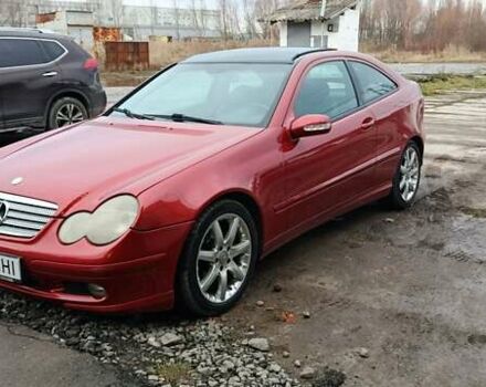 Червоний Мерседес Ц-Клас, об'ємом двигуна 2 л та пробігом 243 тис. км за 3700 $, фото 1 на Automoto.ua