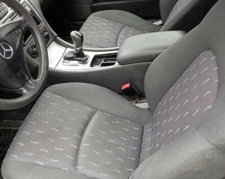 Красный Мерседес Ц-Класс, объемом двигателя 2.15 л и пробегом 304 тыс. км за 3000 $, фото 8 на Automoto.ua