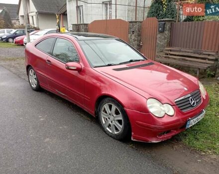 Красный Мерседес Ц-Класс, объемом двигателя 2.15 л и пробегом 304 тыс. км за 3000 $, фото 3 на Automoto.ua
