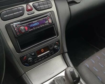 Красный Мерседес Ц-Класс, объемом двигателя 2.15 л и пробегом 304 тыс. км за 3000 $, фото 7 на Automoto.ua