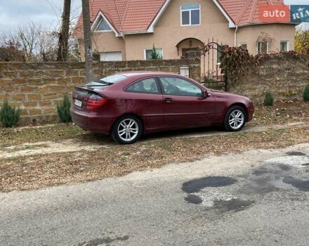 Красный Мерседес Ц-Класс, объемом двигателя 2.15 л и пробегом 240 тыс. км за 4200 $, фото 5 на Automoto.ua