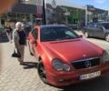 Красный Мерседес Ц-Класс, объемом двигателя 2 л и пробегом 252 тыс. км за 4500 $, фото 11 на Automoto.ua
