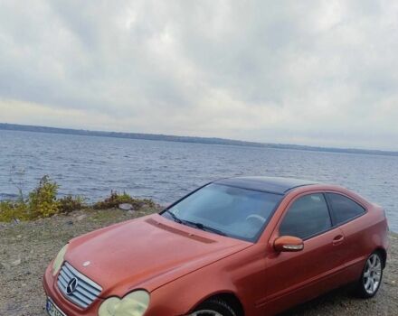 Мерседес Ц-Класс 2002 в Запорожье на Automoto.ua Красный Мерседес Ц-Класс, объемом двигателя 2.3 л и пробегом 220 тыс. км за 4100 $, фото 3 на Automoto.ua