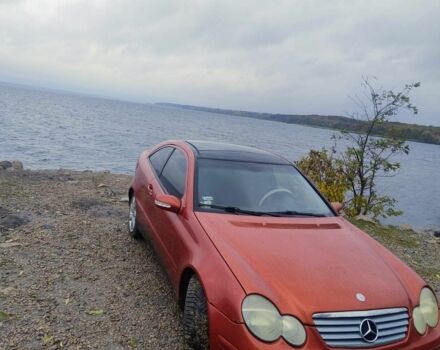 Мерседес Ц-Класс 2002 в Запорожье на Automoto.ua Красный Мерседес Ц-Класс, объемом двигателя 2.3 л и пробегом 220 тыс. км за 4100 $, фото 2 на Automoto.ua