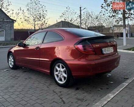 Красный Мерседес Ц-Класс, объемом двигателя 1.8 л и пробегом 246 тыс. км за 4850 $, фото 4 на Automoto.ua