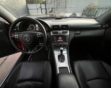 Красный Мерседес Ц-Класс, объемом двигателя 1.8 л и пробегом 229 тыс. км за 7500 $, фото 6 на Automoto.ua