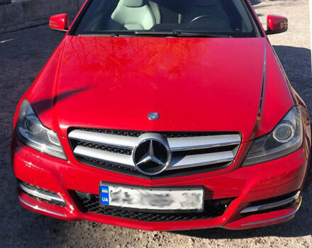 Червоний Мерседес Ц-Клас, об'ємом двигуна 1.8 л та пробігом 140 тис. км за 12000 $, фото 1 на Automoto.ua