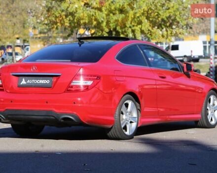 Мерседес Ц-Класс 2014 в Киеве на Automoto.ua Красный Мерседес Ц-Класс, объемом двигателя 1.8 л и пробегом 192 тыс. км за 12000 $, фото 6 на Automoto.ua