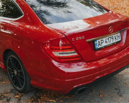 Червоний Мерседес Ц-Клас, об'ємом двигуна 1.8 л та пробігом 256 тис. км за 11500 $, фото 8 на Automoto.ua
