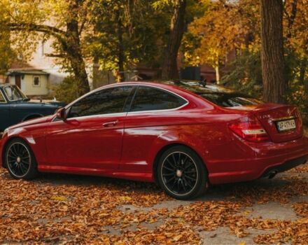 Червоний Мерседес Ц-Клас, об'ємом двигуна 1.8 л та пробігом 256 тис. км за 11500 $, фото 6 на Automoto.ua