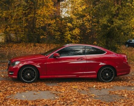 Червоний Мерседес Ц-Клас, об'ємом двигуна 1.8 л та пробігом 256 тис. км за 11500 $, фото 2 на Automoto.ua