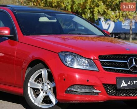 Мерседес Ц-Класс 2014 в Киеве на Automoto.ua Красный Мерседес Ц-Класс, объемом двигателя 1.8 л и пробегом 192 тыс. км за 12000 $, фото 3 на Automoto.ua
