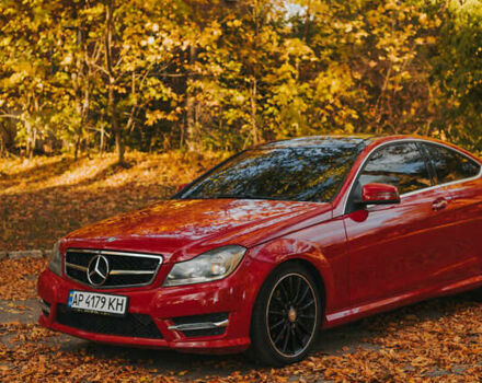 Красный Мерседес Ц-Класс, объемом двигателя 1.8 л и пробегом 257 тыс. км за 11500 $, фото 8 на Automoto.ua