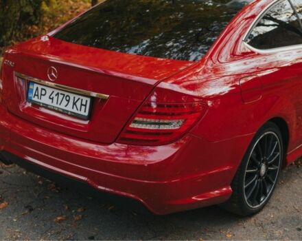 Червоний Мерседес Ц-Клас, об'ємом двигуна 1.8 л та пробігом 256 тис. км за 11500 $, фото 7 на Automoto.ua