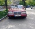 Червоний Мерседес Ц-Клас, об'ємом двигуна 1.8 л та пробігом 340 тис. км за 2000 $, фото 6 на Automoto.ua