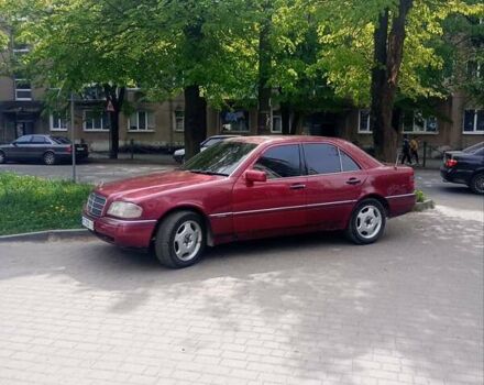 Червоний Мерседес Ц-Клас, об'ємом двигуна 1.8 л та пробігом 340 тис. км за 2000 $, фото 4 на Automoto.ua
