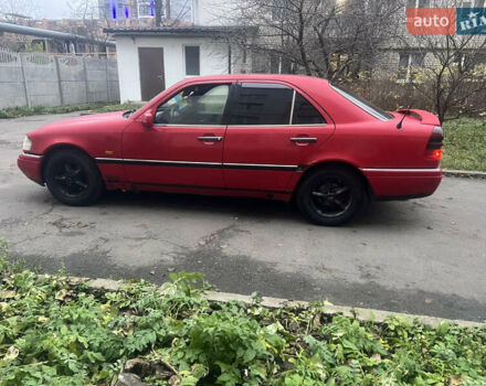 Червоний Мерседес Ц-Клас, об'ємом двигуна 1.8 л та пробігом 50 тис. км за 1550 $, фото 4 на Automoto.ua