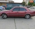 Красный Мерседес Ц-Класс, объемом двигателя 1.8 л и пробегом 325 тыс. км за 3200 $, фото 4 на Automoto.ua