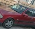 Красный Мерседес Ц-Класс, объемом двигателя 1.8 л и пробегом 233 тыс. км за 2500 $, фото 1 на Automoto.ua
